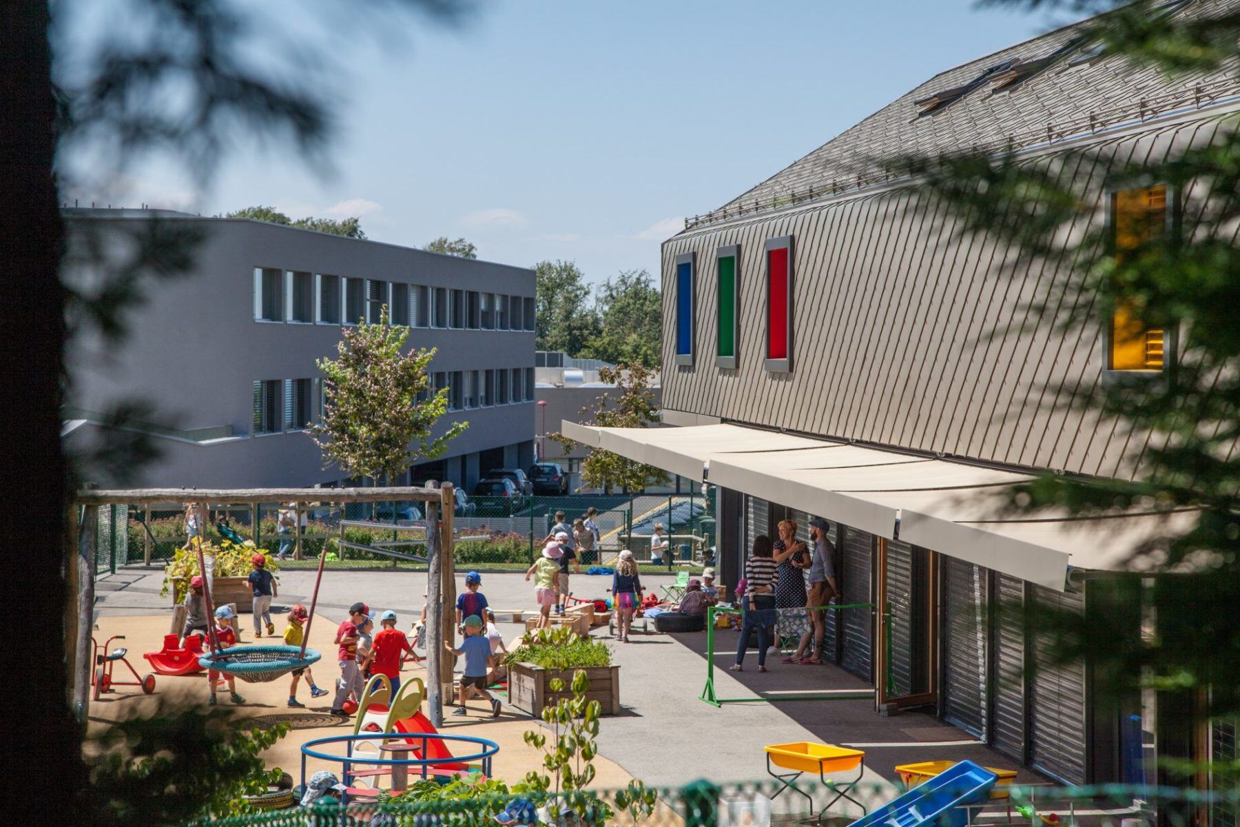 Aire de jeux à l'ISL